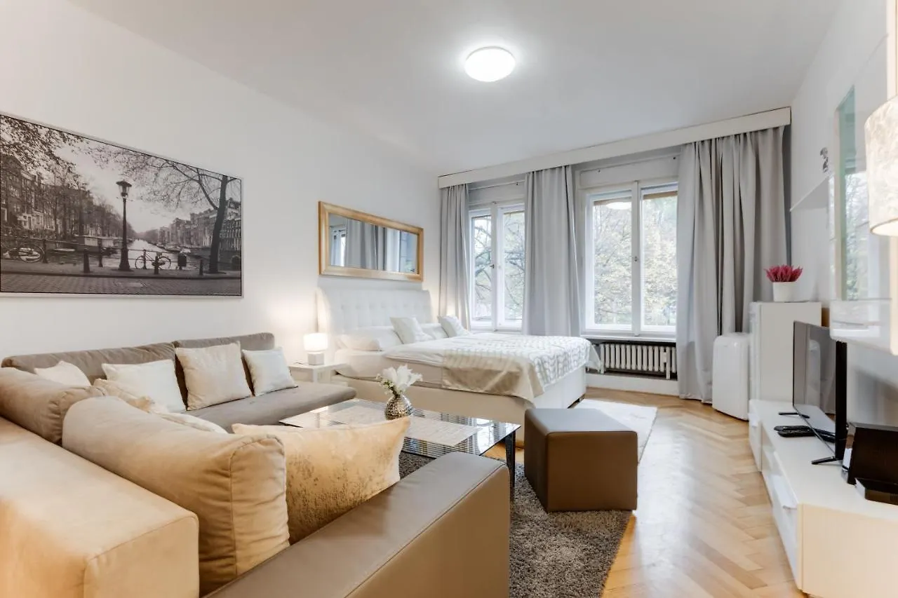 Exclusive Riverside Apartment In The Heart Of Praga