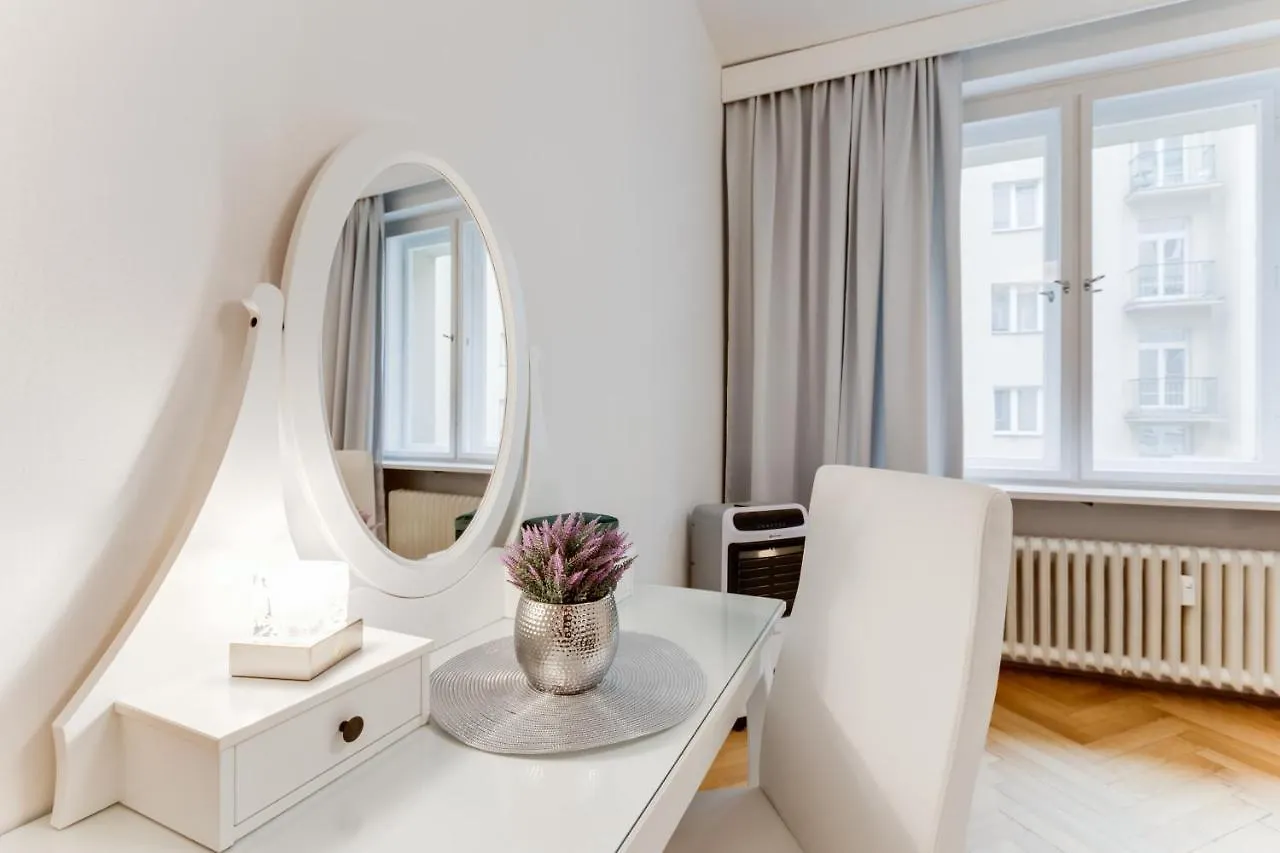 Exclusive Riverside Apartment In The Heart Of Praga República Checa