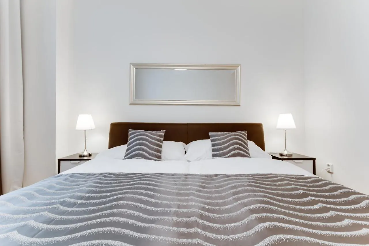 Exclusive Riverside Apartment In The Heart Of Praga
