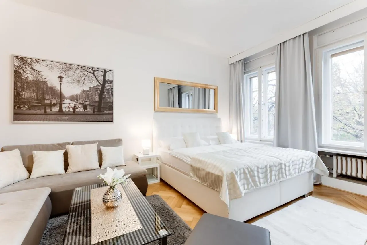 Exclusive Riverside Apartment In The Heart Of Praga República Checa