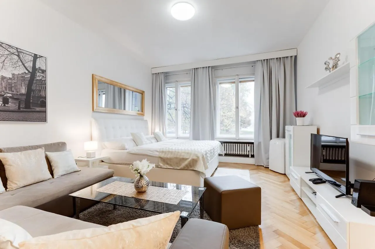 Exclusive Riverside Apartment In The Heart Of Praga